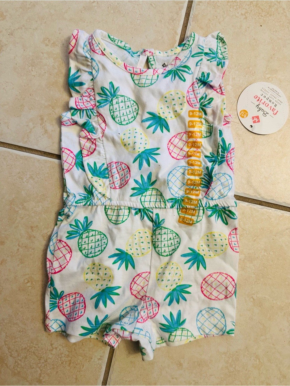Baby Pineapple Print One-Piece Romper in White Pineapples Size 9/12 NWT
